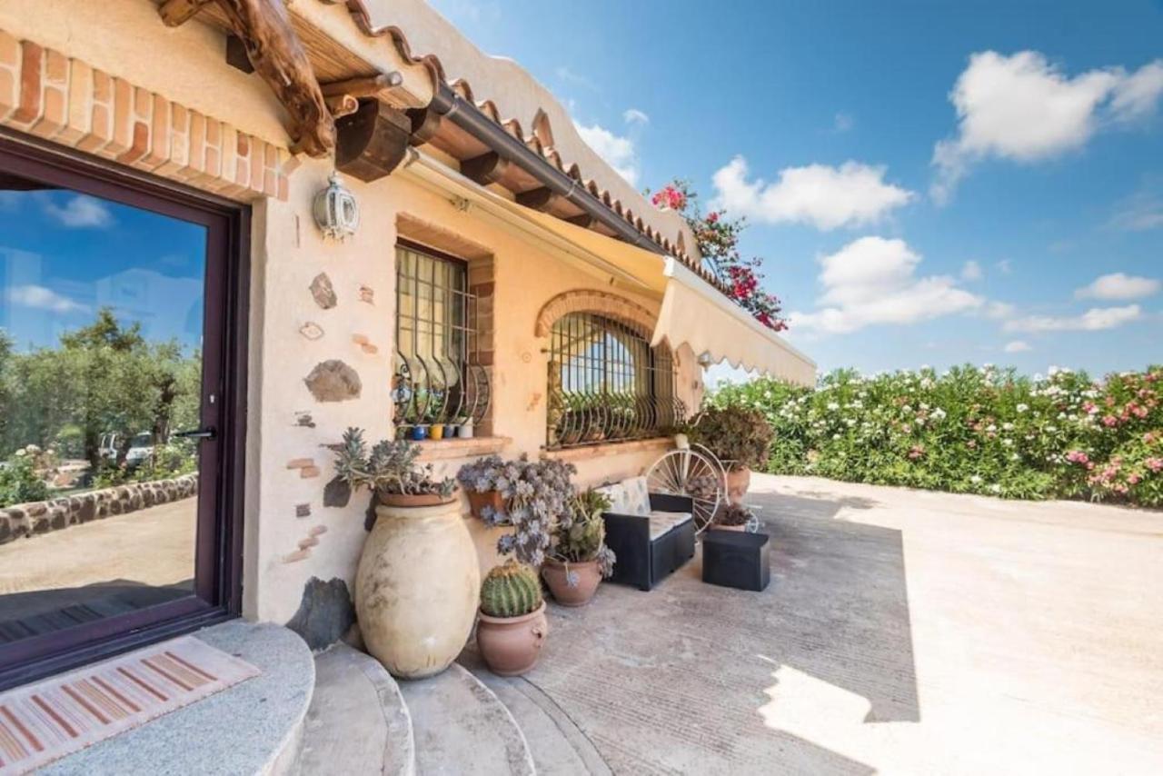 Villa Con Immenso Giardino Orosei Eksteriør bilde