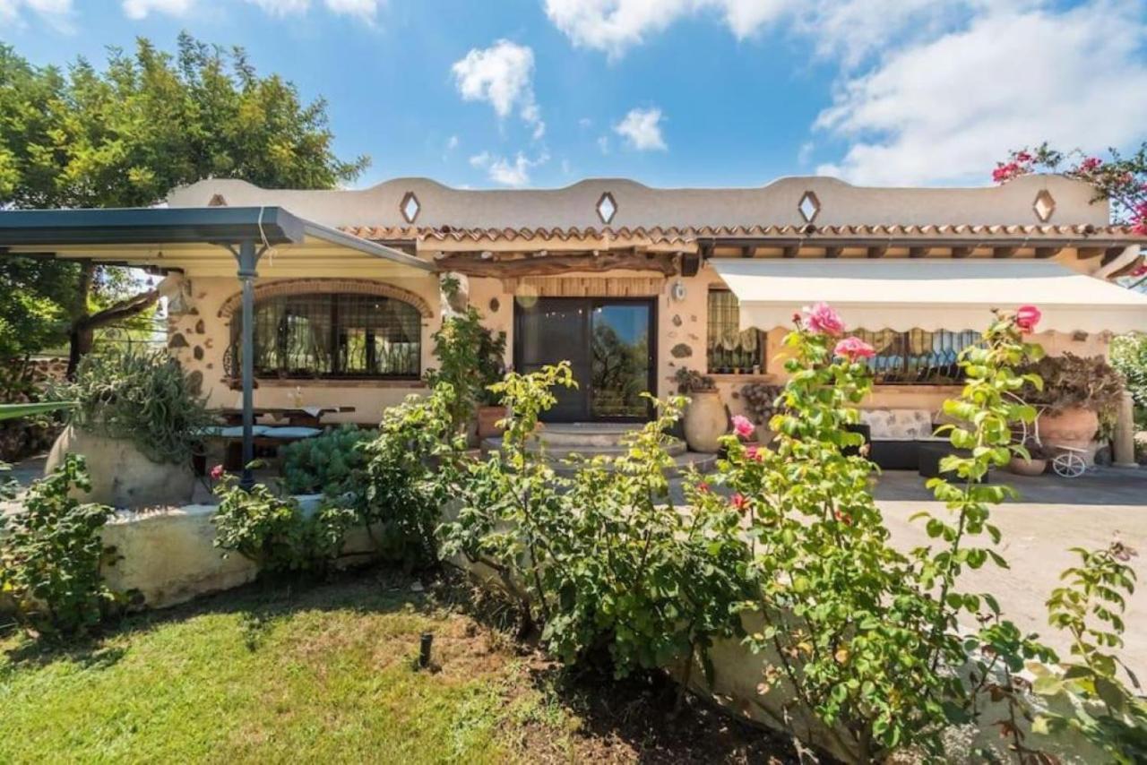 Villa Con Immenso Giardino Orosei Eksteriør bilde